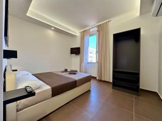 Modern Apartment - 5 Min to Beach & Port - 4