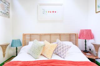 Enchanting Lodge, Cosy Hidden Gem with Woodburner - 6