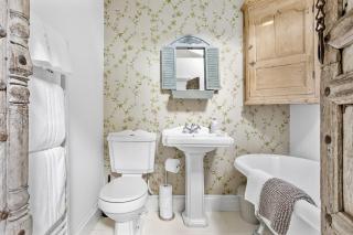 Enchanting Lodge, Cosy Hidden Gem with Woodburner - 4