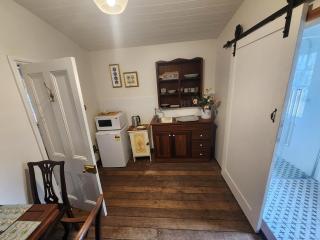 Vivash - Historic accommodation with Ensuite - 7