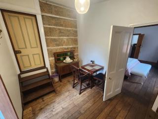 Vivash - Historic accommodation with Ensuite - 8