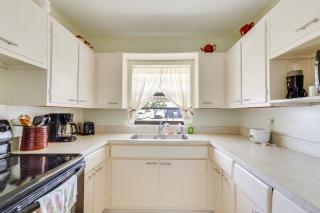 Waterfront Gulf Access Beach House w Lainai - 4