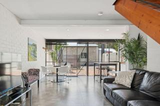 Bougainvillea Lane - Heart of South Fremantle - 9