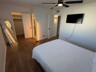 3BR Sleeps 10 Walk to Old Town - 2