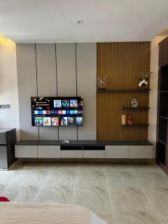 Rona's Apartment - 8