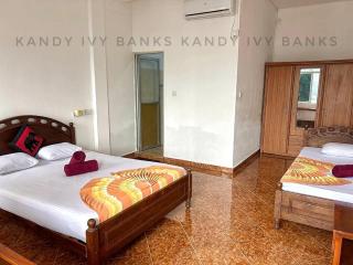 Kandy IVY Banks Lake View Resort - 2