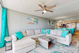 All-Suite 2BR Expansive Gulf-View Balcony and Pools - 6