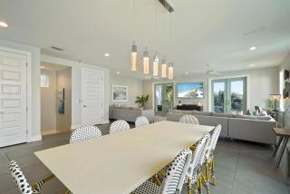 White Pearl - Modern Vacation Rental House in Destiny by the Sea with Shared Pool - 4