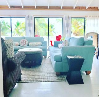 Holiday Time Le Reve Beach House & Casita - 5