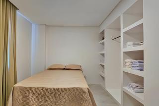 Apto na Barra com Ar Condicionado a 500m da Praia - 1