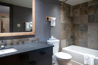 Banff Rocky Mountain Resort - 9