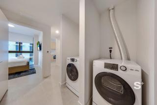 Crosby Sky-High 2BR Suite with Rooftop Pool - 5