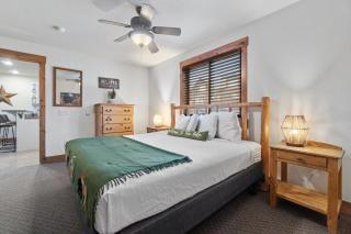 The Loose Moose Lodge #1 at Downtown Grand Lake - 9