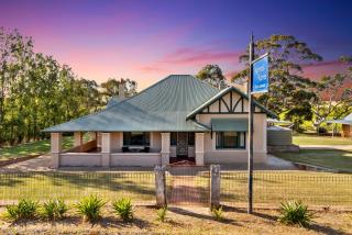 Norm's Vineyard Retreat - 5