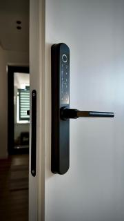 Fivenco Suites - Private Suites w King Bed Modern - 5