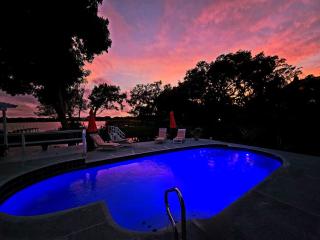 Heated Pool, 5 bedroom, Lakefront, Kayaks, Close to Beaches - 9