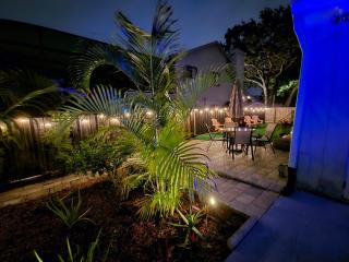 Heated Pool, 5 bedroom, Lakefront, Kayaks, Close to Beaches - 6
