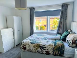 Bright & Cosy Urban Retreat - 0