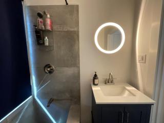 Comfy Hideaway - Easy Rodeo Access Walk to Dine - 9