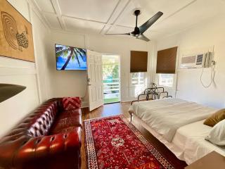 Comfy Hideaway - Easy Rodeo Access Walk to Dine - 2