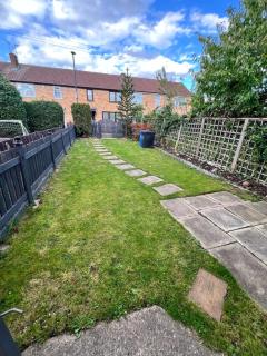 Bright & Cosy Urban Retreat - 7