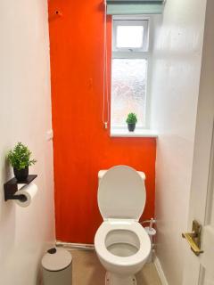 Bright & Cosy Urban Retreat - 2