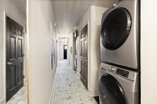 Spacious studio condo in historic Munger Place - 3