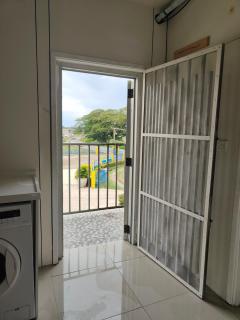 Priscilla Apartment Supermarket Restaurant Downstairs Free Parking Main Road Near Lautoka City Center - 3