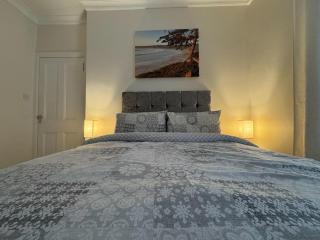 Aberdour Cosy Coastal Flat - 3