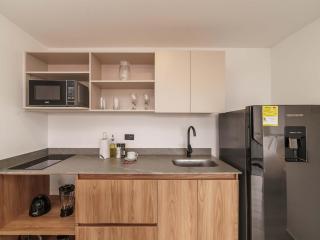 Engaging Loft with Balcony in Laureles - 6