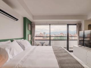 Engaging Loft with Balcony in Laureles - 3