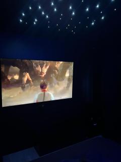 Studio ambiance Ciné privé - Confort, WIFI, Parking - Proche Lorient, voie express & Plages - 2