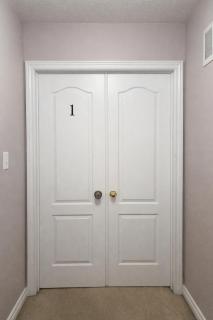 Private & Spacious Brampton Primary Suite with Jacuzzi near Mount Pleasant GO! Shared Home with 4 Baths, Full Kitchen, WiFi, Laundry & Backyard Deck! Ideal for Work Trips, Long Stays & Solo Travelers! - 4