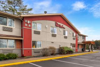 Red Roof Inn Queensbury - 9