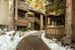 Pinecone and Powder Retreat by the Village - 9