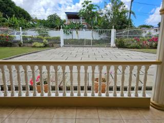 Spacious-beautiful-apartment-near-Roseau - 7