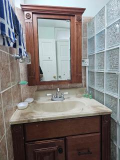 Spacious-beautiful-apartment-near-Roseau - 5