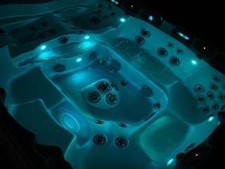 Exklusivt Spa-boende i Sala, Bastu & Jacuzzi Ingår - 9