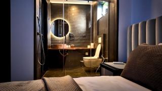 Fivenco Suites - Private Suites w King Bed Modern - 0