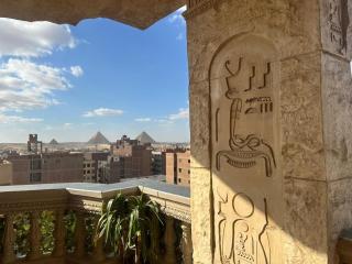 Three Pyramids Mystery Hotel - 2