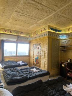 Three Pyramids Mystery Hotel - 1