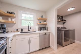 Modern Home 2 Miles to Virginia Tech - Blacksburg - 1