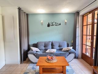 T2 bis 40M2 5P. Vue. Balcon. Parking. Piscine été. - 2