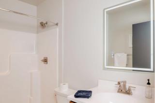 Downtown Appleton Condo 2 Bedroom Loft Sleeps 6 - 4