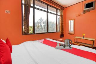 Hotel O Hunter's & Cafe - Srinagar - 1