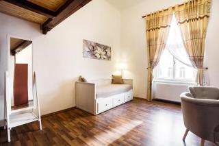 Newly renovated apartment close to National Museum - 2