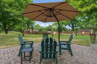 Spacious Modern Ranch 5 Miles to Downtown - 9