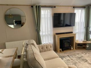 Caravan Number 16 - 1