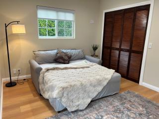 Serene & Stylish Vacation Retreat - 3