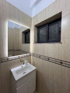 3 bedroom apartment in the heart of Tirana! - 9